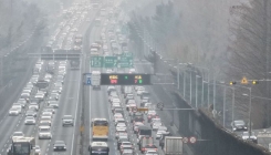 설날 오후 '귀경 전쟁' 계속…부산→서울 7시간 10분, 정체 내일 새벽까지