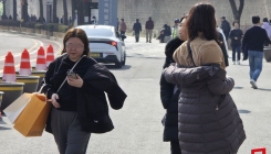 일요일 낮도 포근…전국 곳곳 비