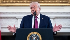 "트럼프, 참모들에게 이란 공격 재개 논의…휴전 연장으로 절충"  