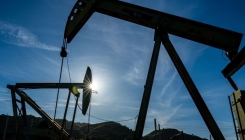 국제유가 4거래일 연속 급등하는데…트럼프 "서두르지 마라"