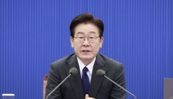 李, 삼전 노조 겨냥 "과도한 요구…다른 노동자에 피해"