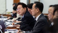 '취임 1주년' 앞둔 李 "한 방은 없다…국민 삶 바꾸는 성과 쌓아야"