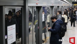 '안전 위협'하는 서울지하철 내부 갈등…손 놓은 서울시