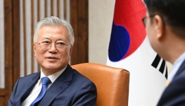 '뇌물 혐의' 文측 "검찰, 트럭기소"…국민참여재판 여부 3월 결정