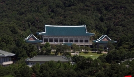 이란 사태에 靑 전원 출근…강훈식 "빈틈없는 비상대응 체제 유지"