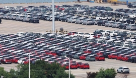 중동發 물류대란에…정부, 평택항서 자동차 수출 긴급 점검