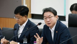 금융기관장 만난 이억원 "보안·전산 강화해야, 사고발생시 엄정 책임"