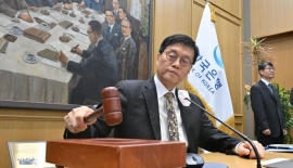한은, 10월 기준금리 '동결'…집값 급등·환율 불안 "금융안정이 먼저"(상보)