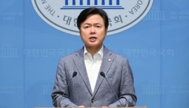 與 "장동혁, 설날에도 대통령 비난…野 대표로서 매너 없어"