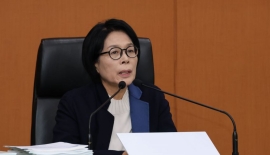 "허위조작에 휘둘리지 않게 깨어었어야"…축의금 논란 최민희 주장