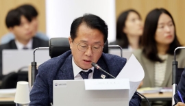 與 "민생 회복 버팀목 될 것…국정 파트너로 野 존중"