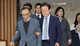 DJ·盧·文·李와 함께한 이해찬, 사회장 유력 검토