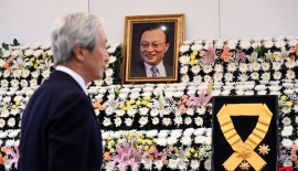 발길 이어지는 이해찬 前총리 빈소…李대통령 무궁화장 추서