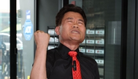 "이준석 대답해" 전한길 호통…李 "잔말 말고 토론하자"