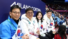 최휘영 장관, 신지아 등 피겨스케이팅 대표팀 응원