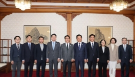 당정 "유통산업법 개정 추진…부동산감독원 조속 설치"