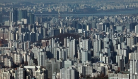 '규제지역 아파트' 다주택자 대출 회수 초읽기…집값 영향은