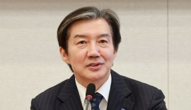 '올드'·'반명' 프레임에 불쾌감… 조국 "대통령 파는 자들 조심해야"