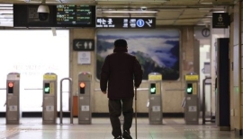 '어르신 무임승차' 기준…"나이보다 소득 기준이 효과적"