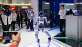 [다가올 K로봇 시대]②中 로봇 각축장 된 MWC…하드웨어 넘어 로보틱스 AI로