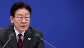 李대통령, 전쟁 추경 준비한 기획처 공무원에 "흘린 코피 꼭 보상"