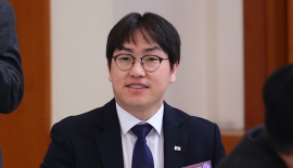 與 "하정우 영입, 과거보다 진전된 상황…정청래, 이번주 만나 설득"