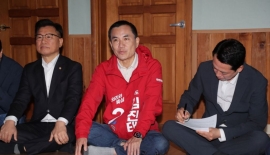 강원行 장동혁 "더 큰 미래 열 것"…김진태 "300명 강원후보 속 타"