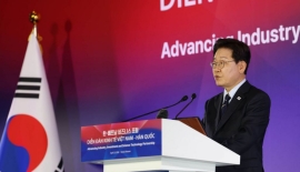 [폴폴뉴스]李 지지율, 다시 취임 후 최고…민주당 48%, 국민의힘 20%