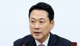 국힘 지지율 15% 최저…장동혁 "선거 앞둔 사퇴, 도움되나 고민"