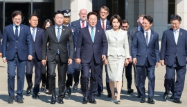 與 지도부 빠진 李대통령 출국길…靑 "의전인원 최소화 차원"