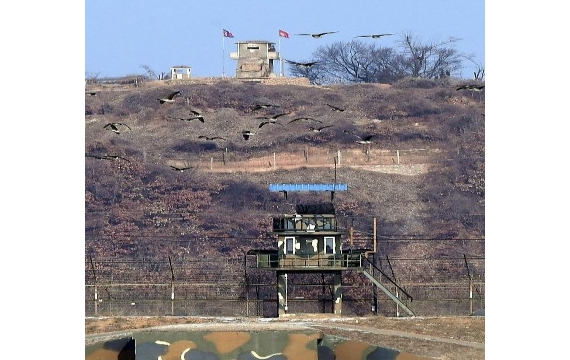 軍, 중서부전선서 MDL넘어 남하 北 민간인 남성 1명 신병확보