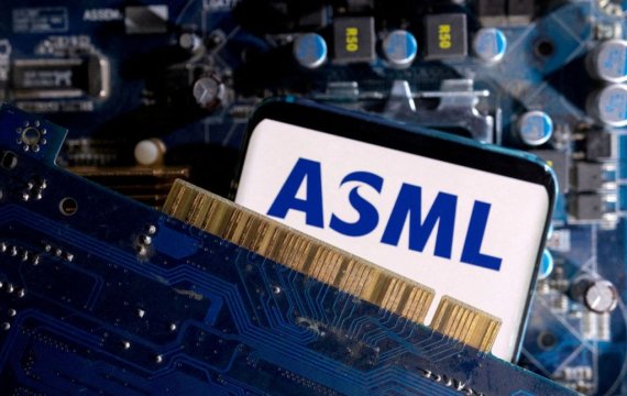 ASML "2030년 AI메모리 시장 1조달러 돌파…수혜 볼 것"