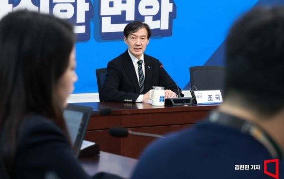 탄핵소추안 꺼내든 조국혁신당…"박근혜 때보다 30쪽 더 많아"