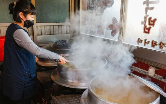 국밥 한 그릇에 오일장이 들썩…명절 연휴 어디 가볼까[조용준의 여행만리]