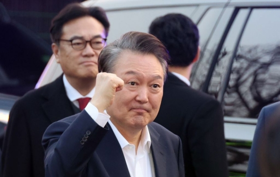 [폴폴뉴스]尹탄핵, 찬성 58% vs 반대 36%…이재명, 차기 대권주자 1위