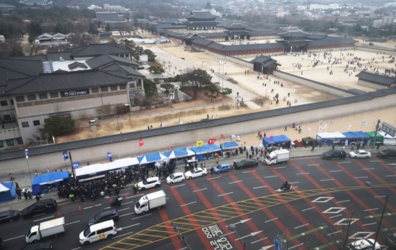 오세훈 "헌재 앞 야권 천막은 불법…변상금 부과 등 검토"