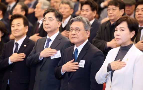 이재명 싱크탱크 '성장과통합'…'아동·여성·청년' 정책 안보인다