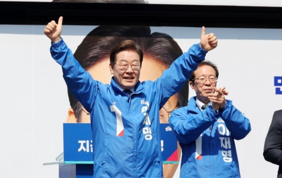 이재명은 누구인가…흙수저 '소년공'의 대권 도전