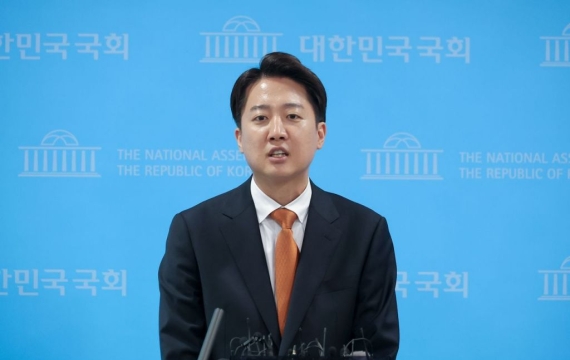 이준석 "대통령 4년 중임제 및 결선투표 도입"