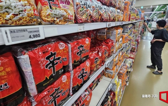 "매운맛은 못 참지"…트럼프 관세 압박 속 글로벌 'K푸드 광풍' 