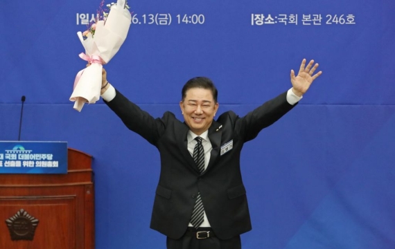 이재명 정부 첫 여당 원내대표로 김병기 선출…"이재명 정부 성공 교두보 되겠다"(상보)