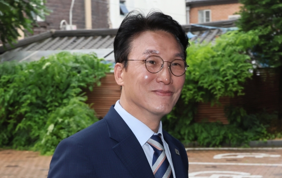 '청문회 前' 김민석, 민생 광폭행보…野 '채무·학위 의혹' 사퇴 압박