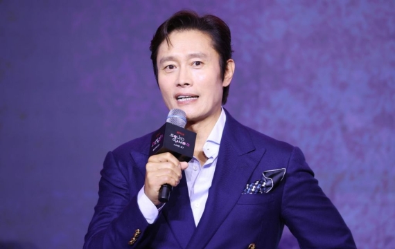 美 지미팰런쇼 출연한 이병헌 "프론트맨 스핀오프? 가능성 있어"