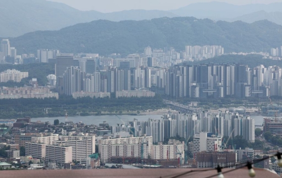 서울 아파트값 0.29%↑…규제 불안에 튀어오른 거래량