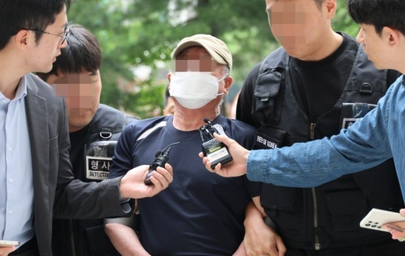 "잘했다고 생각" 접근금지 종료 1주 만에 아내 살해한 60대 구속 심사