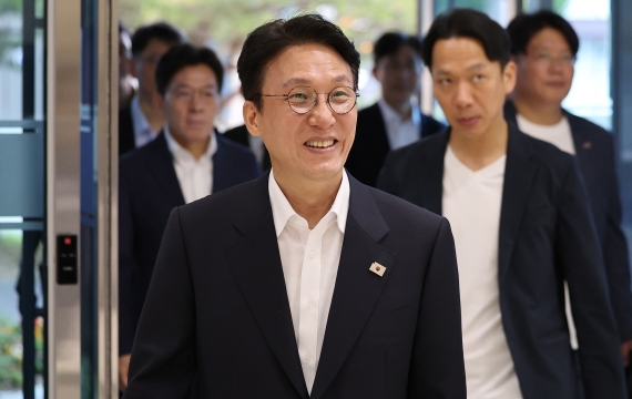 김민석 인사청문회 D-1…野 "기회 불평등의 상징, 스스로 물러나야"