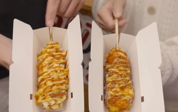 이정재와 달고나 만들던 요리 유튜버…K핫도그·떡볶이 세계 최고 길거리 음식 선정