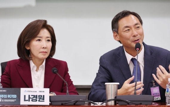 경찰, '李대통령 청소년 시절 범죄' 주장 모스 탄 교수 수사