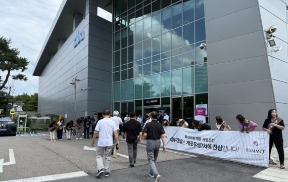 개포우성7차 첫 설명회 "래미안, 개포 꼴찌" vs "대우, 인허가 불가 설계"