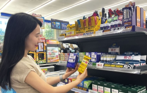 '2000원 비타민' 승부수…편의점 4사, 다이소와 한판 승부